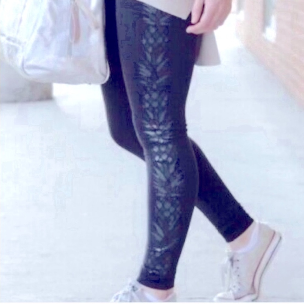 Lululemon VINTAGE (2014) Wunder Under Leggings Camo Fatigue Green Print